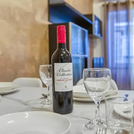 Апартаменты Modern 3 Bedroom Maisonette In The Heart Of Swieqi